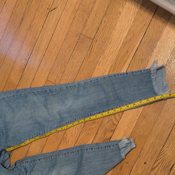 Levi’s 721 High Rise Skinny Jeans Light Wash Fray Hem 29 — Washed Out Aesthetic - Picture 7 of 9